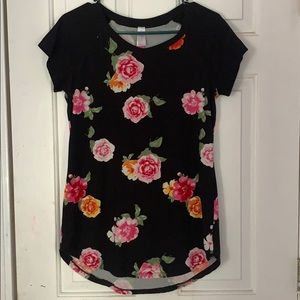 ☮︎︎Black shirt